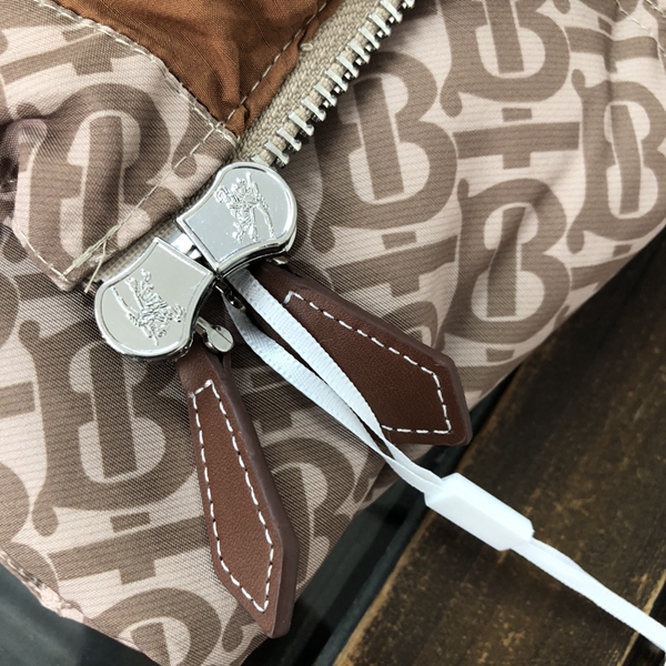 ハイクオリティダウンジャケット素材ディテール